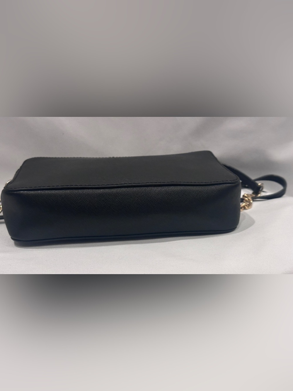 Michael Kors Jet Set Black Crossbody Bag Gold Hardware - Picture 4 of 12